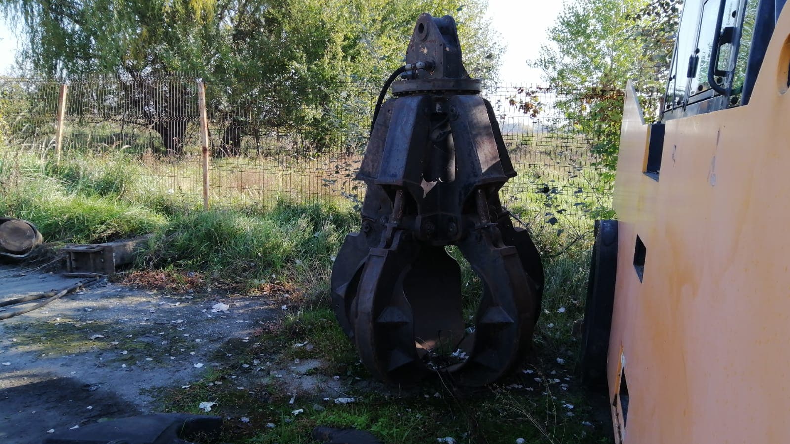 High capacity grapple-Scrap iron/Concrete/Demolition