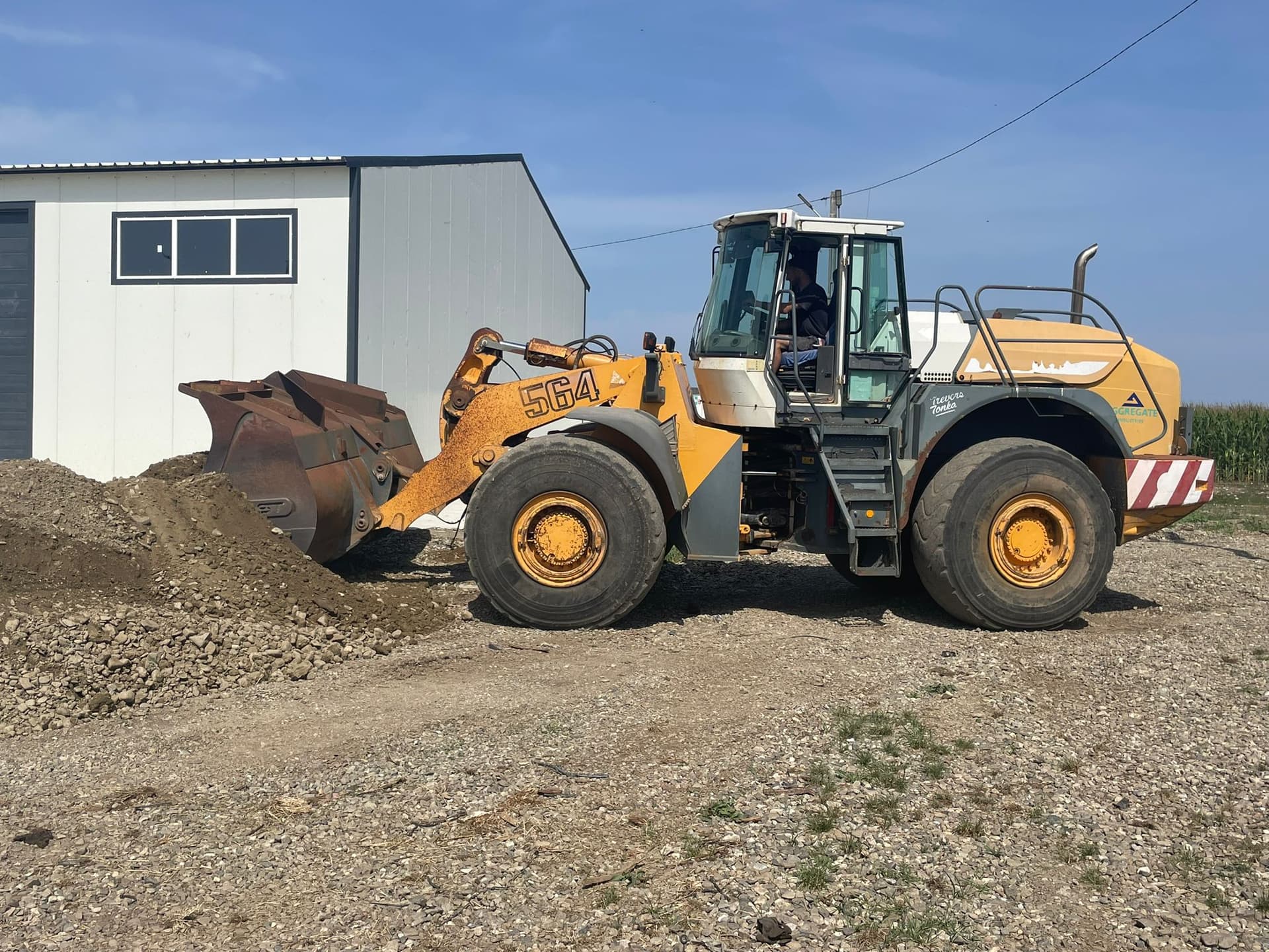 LIEBHERR 564 FRONT LOADER