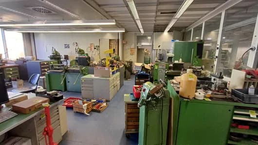 Große Lagerbereinigung – Werkzeuge, Maschinen, Werkstatteinrichtung und Metallbearbeitungszubehör