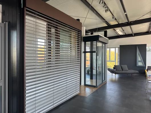 Insolvenzauktion - Dieter Deininger Fenster und Türen GmbH & Co. KG - Büroeinrichtung - Kragarmregale - Fenster u. Türen - Material - Werkzeug