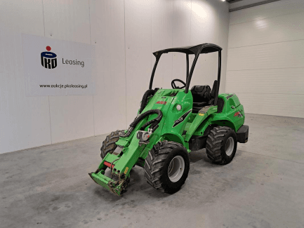 AVANT 755I articulated charger