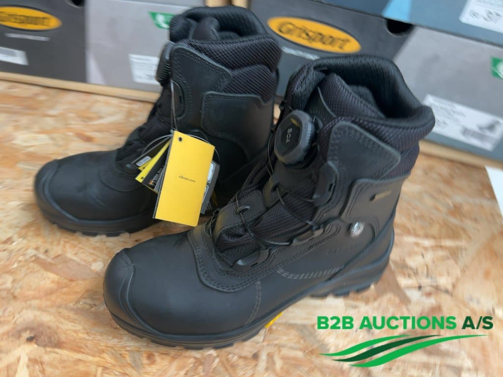 Pallet with shoes and boots - image 2