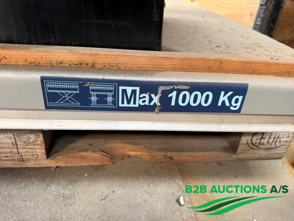 SILVERSTONE SL 1001 Electric Lift Table - image 4