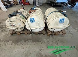 3 pieces of life jackets