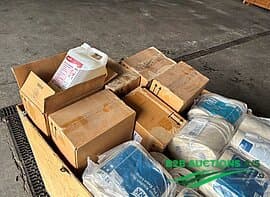 32 pcs foam detergent and 16 pk paper towels