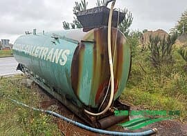 Liquid tank