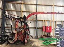 Wood chipper Flishugger TP 270 with FTG MOWI P 30 crane and grab