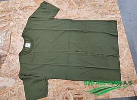 2 pallets with miscellaneous clothing and gloves