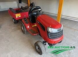 JONSERED LT 2218 A havetraktor samt JONSERED trailer