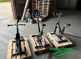3x spinning bikes