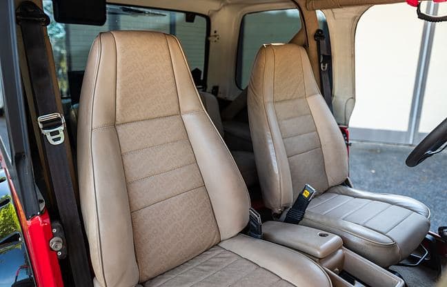 1991 Jeep WRANGLER - image 4