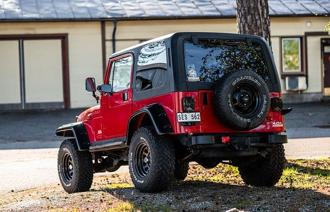1991 Jeep WRANGLER - image 2