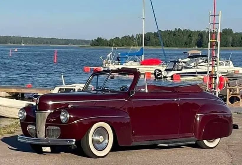1941 Ford Super De Luxe Cabriolet
