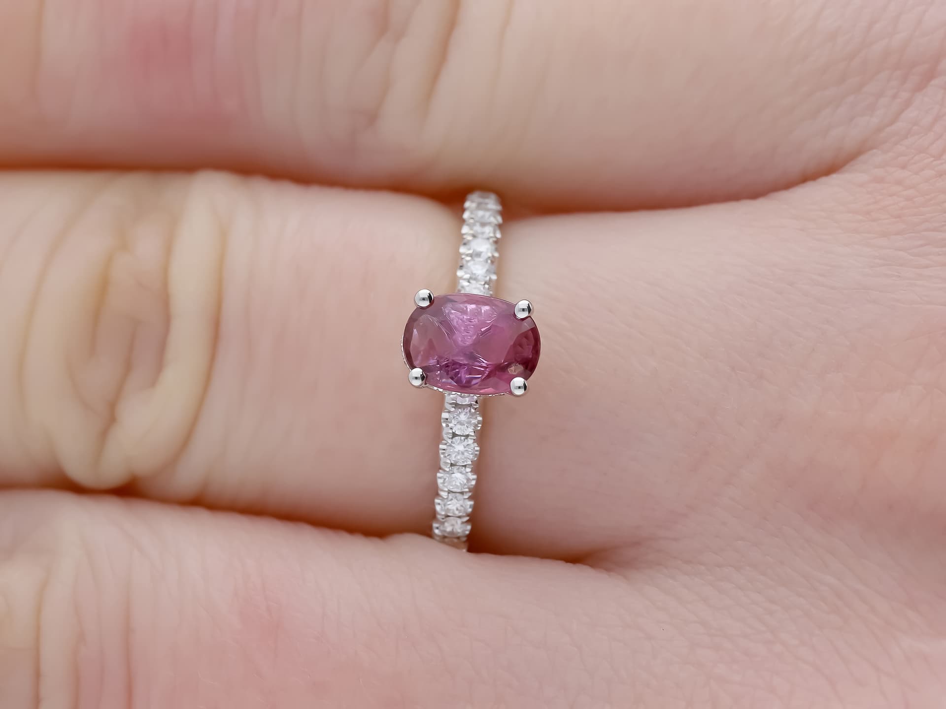 Ring+0,86+ct.+Rubin,+Diamanten+750+Weißgold+18+Karat+IGI+Zertifikat - image 4
