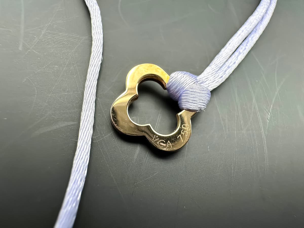Van+Cleef+&+Arpels+Anhänger+750+Gelbgold+18+Karat,+Seidenschnur - image 3