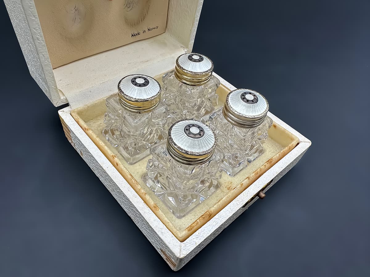 Cartier+Set:+4+Glaskristall+Salz-Pfefferdosen,+Sterling+Norway,+Original+Box - image 2