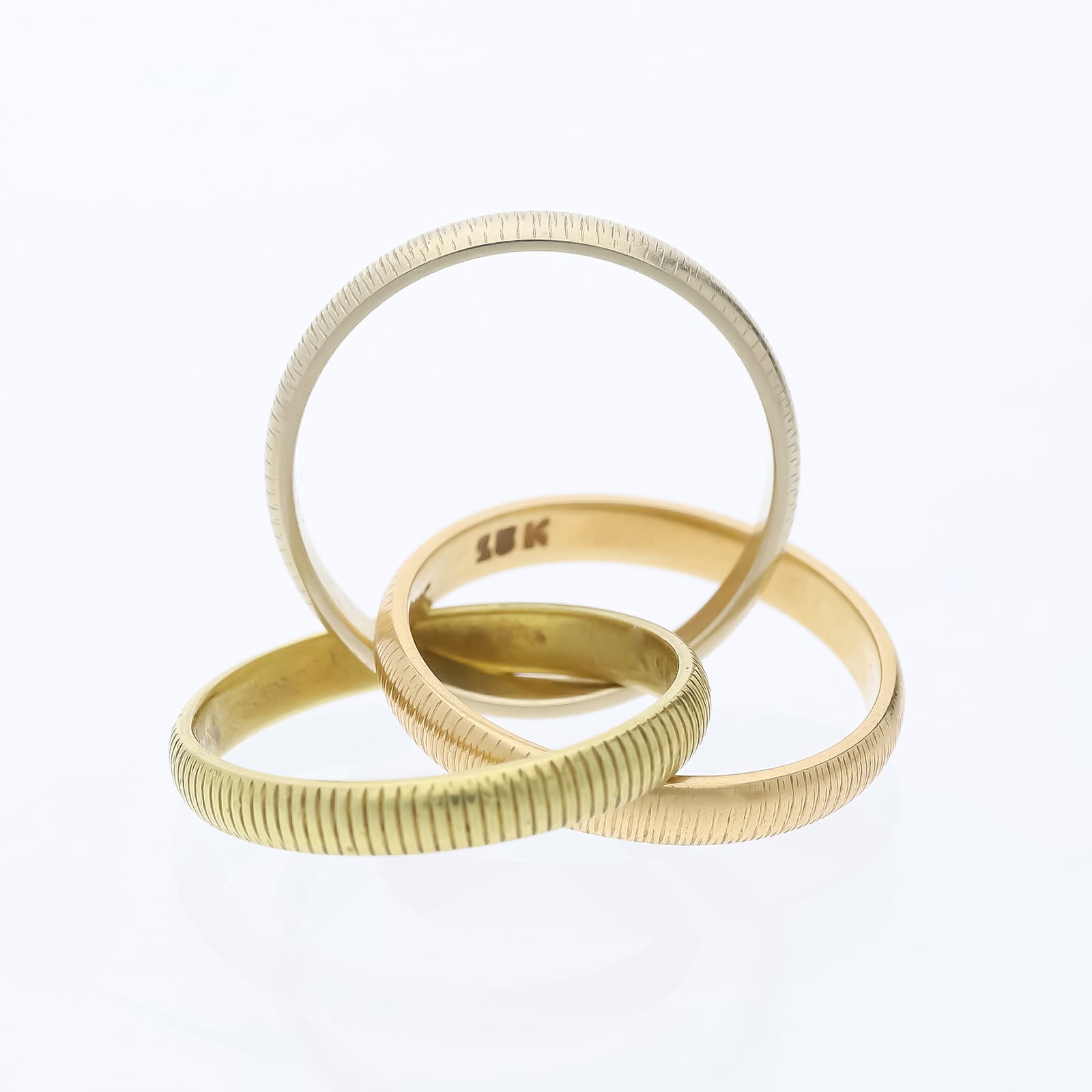 Cartier+Trinity+Ribbed+Design+Ring+750+Gold+/+18+Karat - image 4