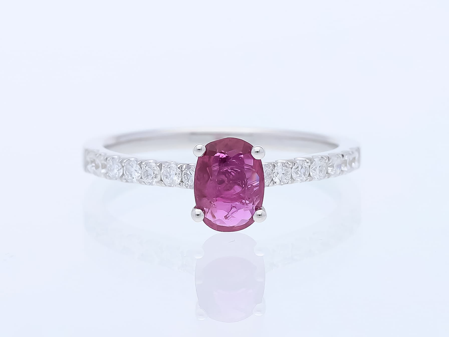 Ring+1,01+ct.+Rubin,+Diamanten+750+Gold+/+18+Karat+IGI+Zertifikat