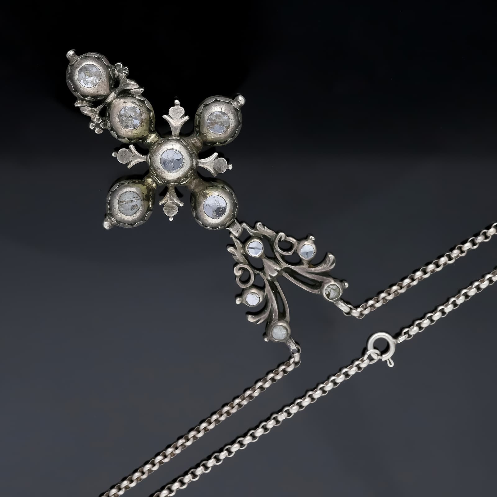 Antikes+Silberkreuz+mit+Bergkristallen,+an+Kette.+Europa,+wohl+19.+Jh. - image 2