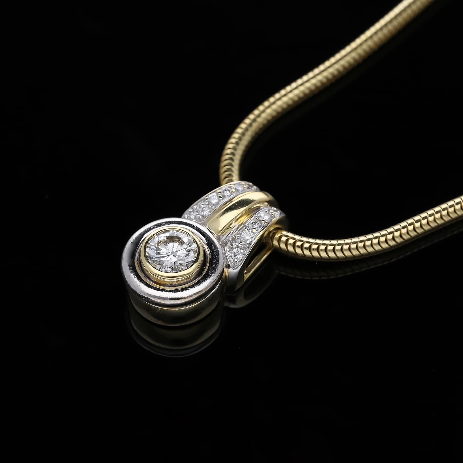 Christ+Halskette+mit+Anhänger+0,78+ct.+Diamant,+Diamanten+750+Gelbgold+18+kt.+IGI+Zertifikat - image 4