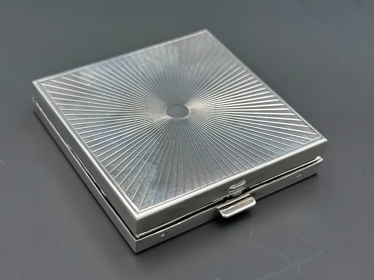 Antike+Cartier-Puderdose+in+Sterling-Silber,+102+Gramm
