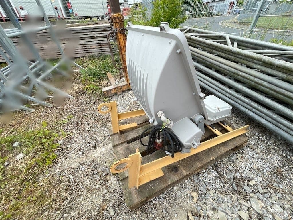 Crane Lamp with Mount - image 3