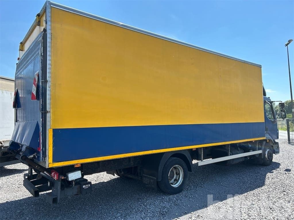 Truck Volvo FL 240 Cooling case Carrier with loading platform - image 3