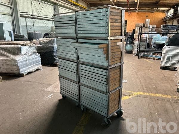 Transport trolley for bakery