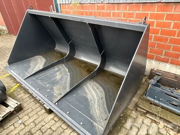Excavator shovel Schäffer (3,500 liters)