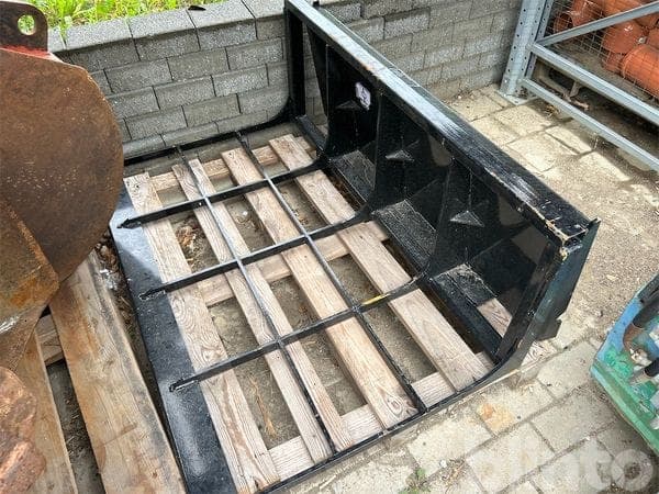 Fork Attachment for Compact Loaders (2026)