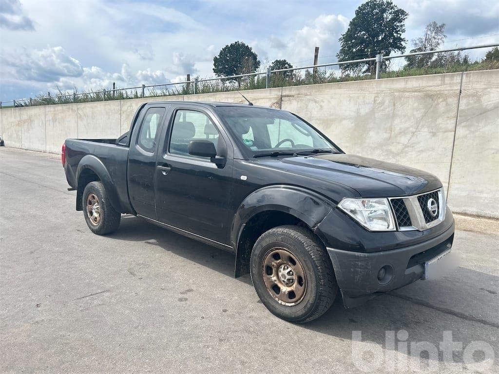 Pickup Nissan Navara D40 (defect, Bj. 2007) - image 2