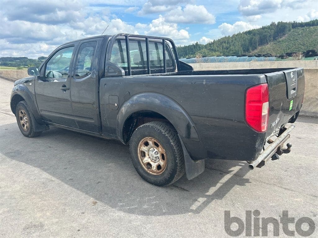 Pickup Nissan Navara D40 (defect, Bj. 2007) - image 3