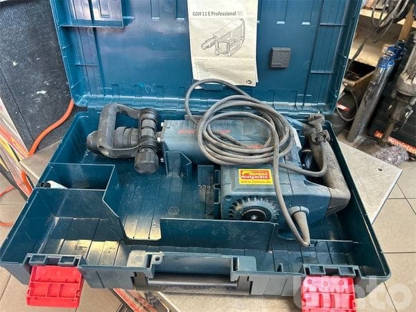 Demolition hammer with chisel set Bosch GSH 11 E