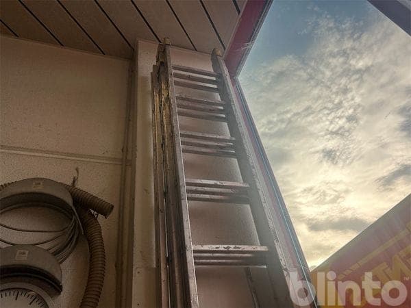 Aluminium-Mehrzweckleiter                        Arbeitshöhe bis 9,30 m