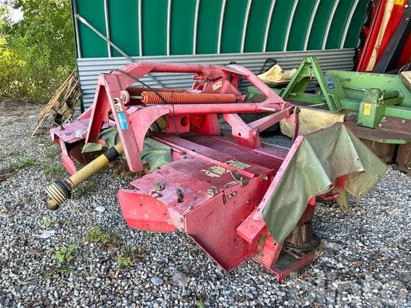 Frontmähwerk                        Jf Stoll GX 2800 F