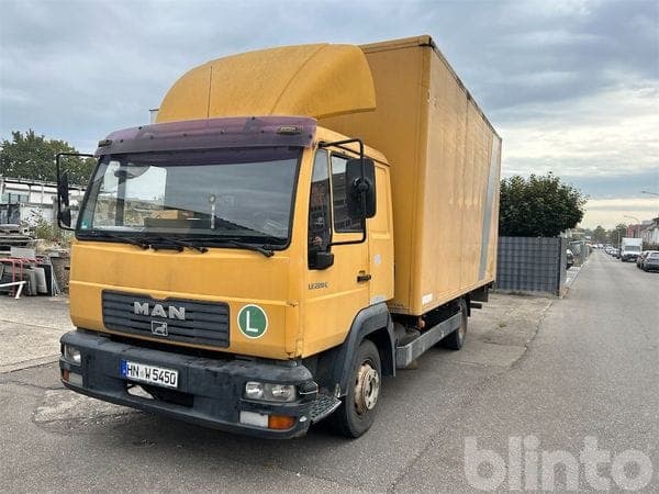 Truck MAN LE 220 C (2001)