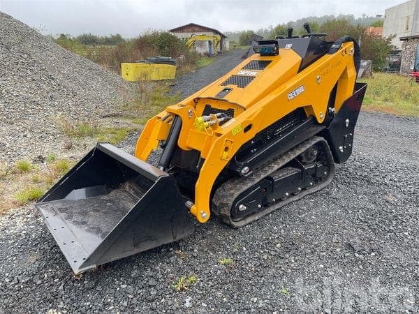 Compact Crawler Loader V1000 (2026)
