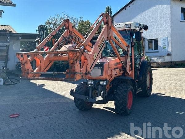 Tractor with front loader Fendt Farmer 210 V (2003)