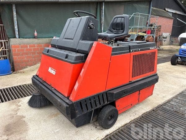 Hako Jonas 1100 sweeper