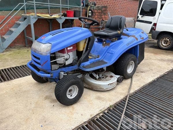 ISEKI CM 6220 H ride-on mower (2004)
