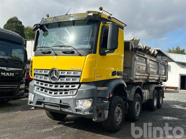 Truck three-way tipper Mercedes-Benz Arocs 3242 (2015)