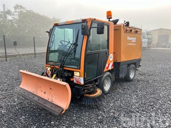 Self-propelled street sweeper Bucher CC 2000 - CityCat 2000