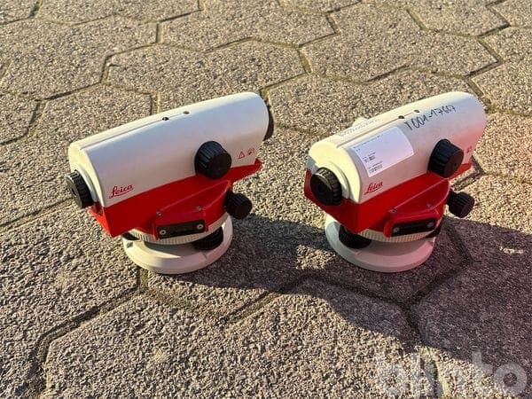 2 Leica NA724 Leveling Instruments