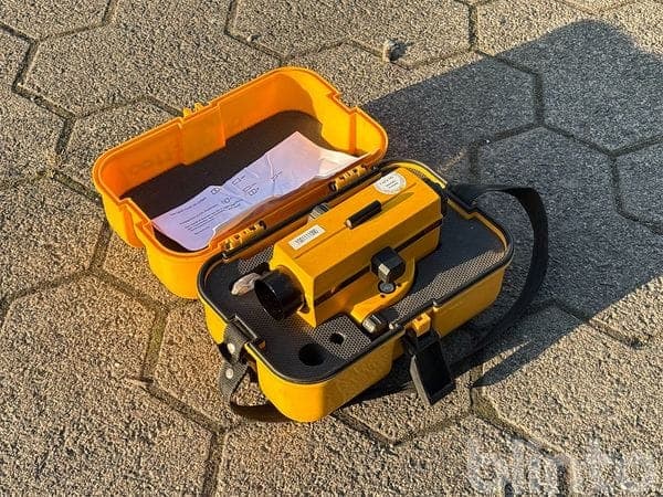 Leveling instrument / construction level GLUNZ DS24