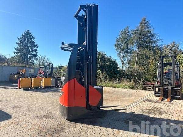 Linde R14X electric stacker (2017)