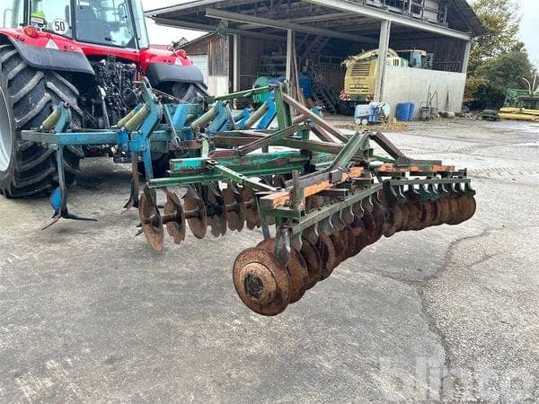 Grubber with disc harrow Lemken