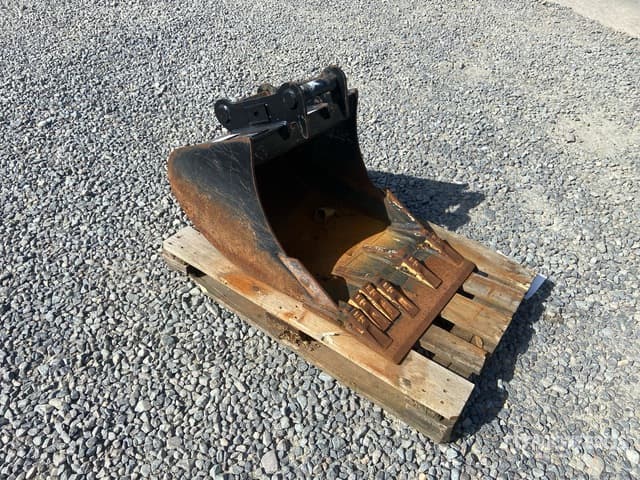 2022 UTL600 with Teeth , MS10 Bucket