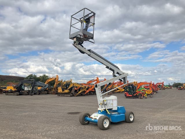 Nifty-Lift HR12-237 Articulating Boom Lift