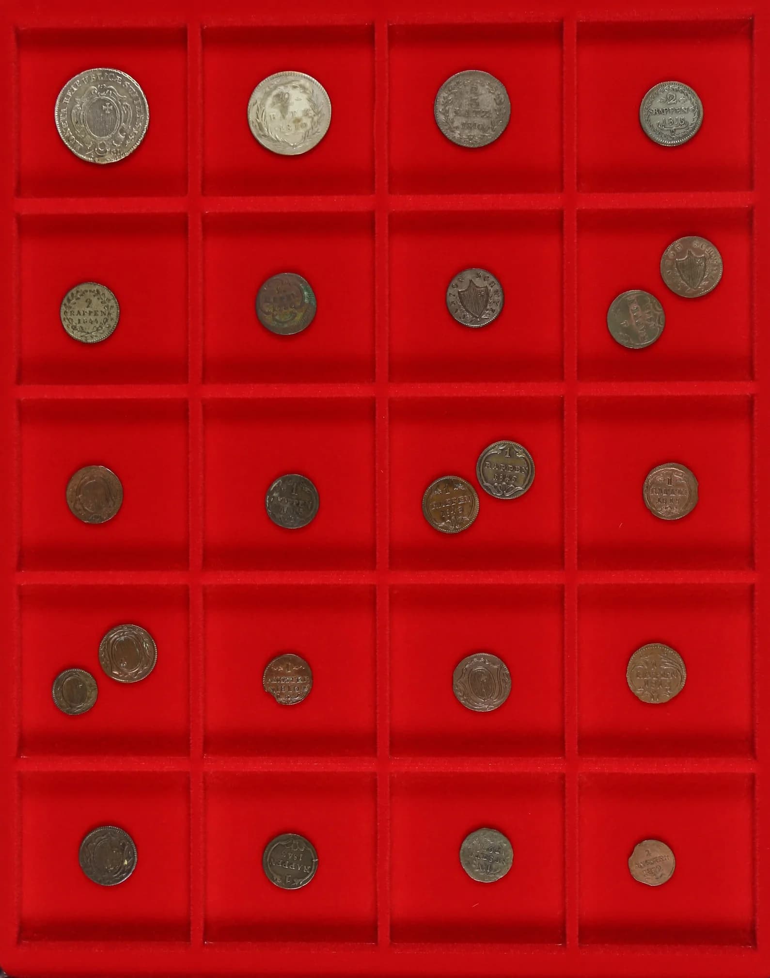 SCHWEIZ, SCHWYZ, Sammlung von 22 Münzen. Enthalten sind u.a. 1/2 Gulden (20 Schilling) 1785 (Hsp.), 2/3 Batzen 1810, 2 Batzen 1810 und kleinere - image 2
