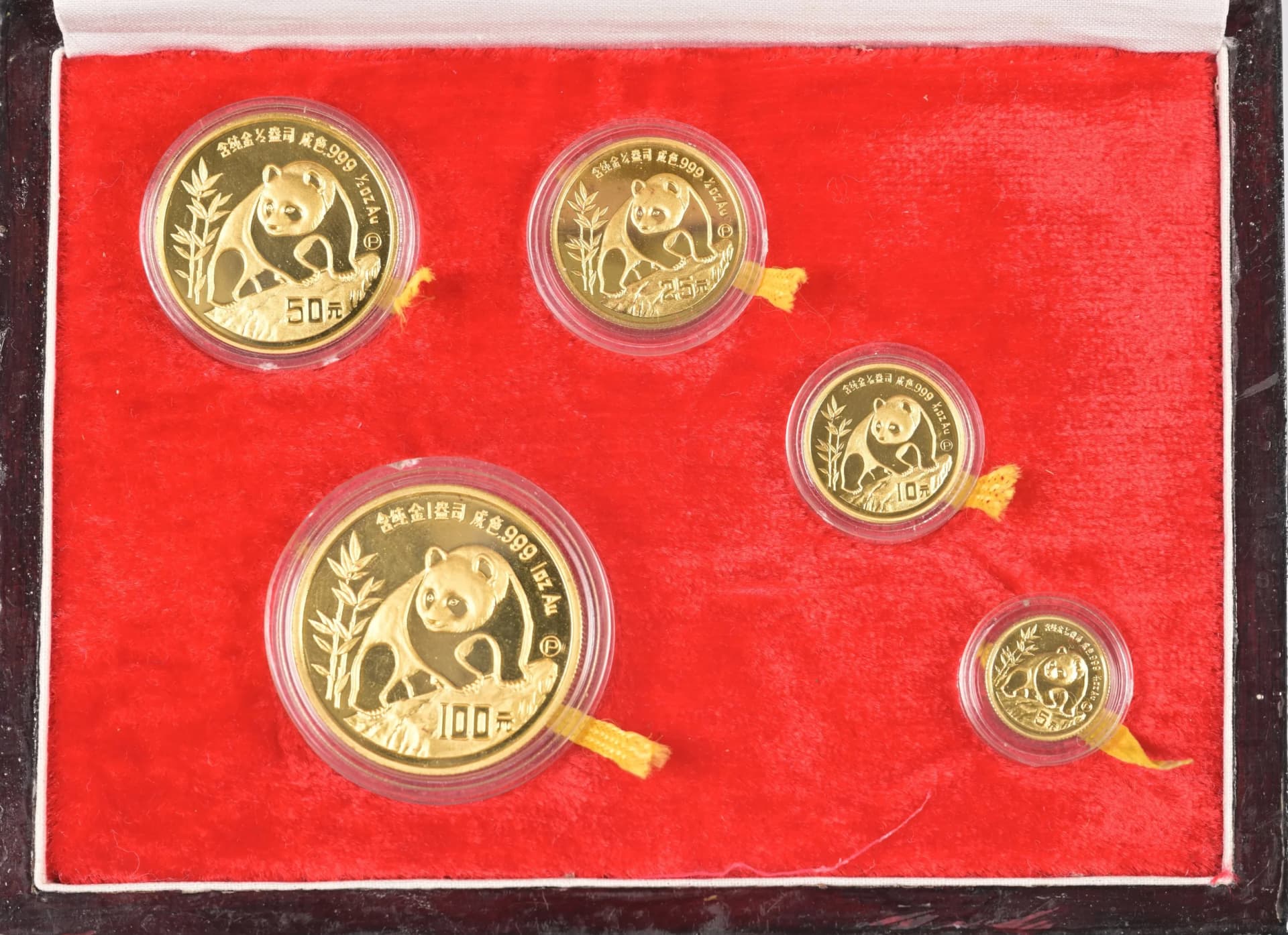 Set zu 100, 50, 25, 10 und 5 Yuan (1oz-1/20oz) 1990. Panda. Fb. B4-B8. Mit Zertifikat in Ausgabeschatulle, Polierte Platte. Auflage 5'000 Stück. - image 2